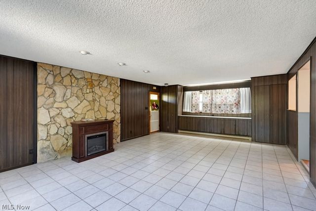 1170 Auburn Avenue, Barberton, OH 44203