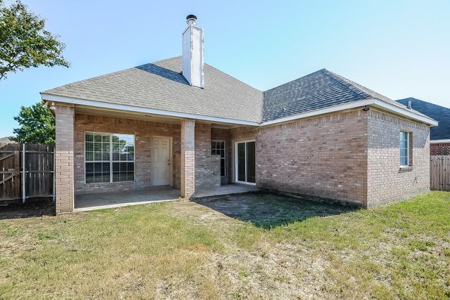 7504 Quail Springs Drive, Arlington, TX 76002