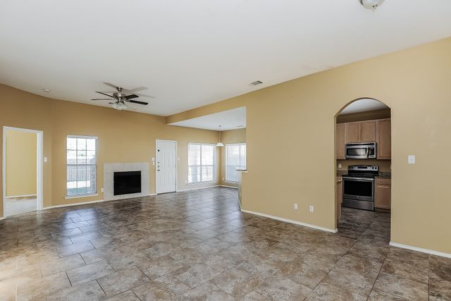 7504 Quail Springs Drive, Arlington, TX 76002