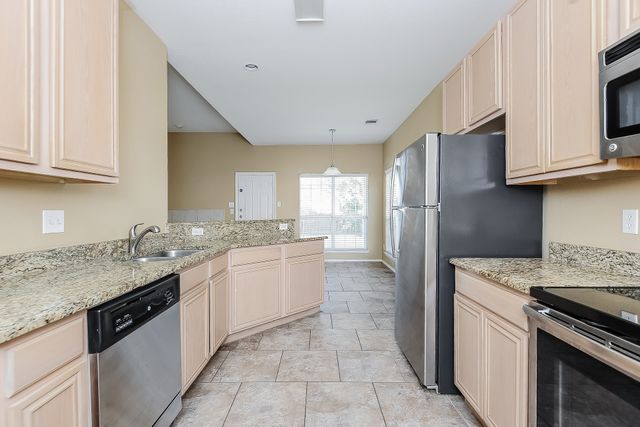 7504 Quail Springs Drive, Arlington, TX 76002