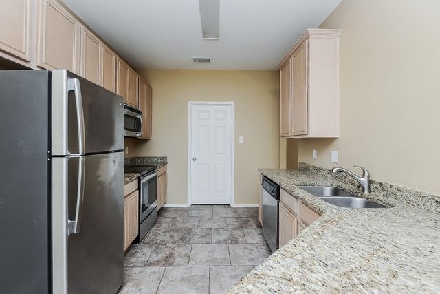 7504 Quail Springs Drive, Arlington, TX 76002