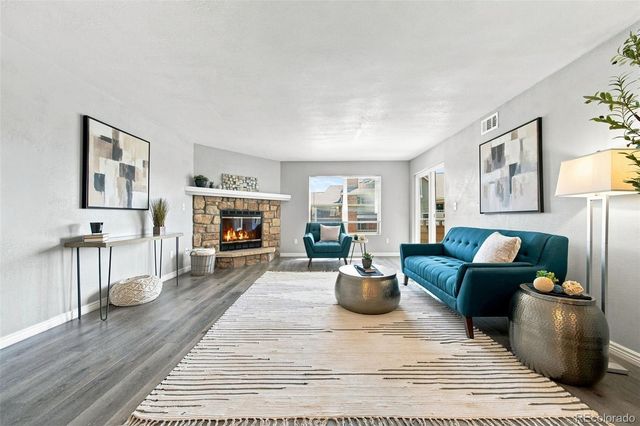 12093 W Cross Drive 204, Littleton, CO 80127