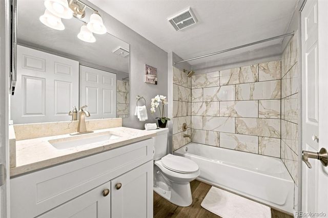 12093 W Cross Drive 204, Littleton, CO 80127