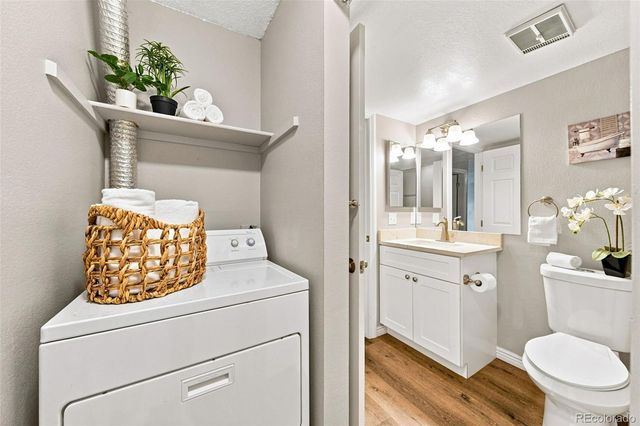 12093 W Cross Drive 204, Littleton, CO 80127