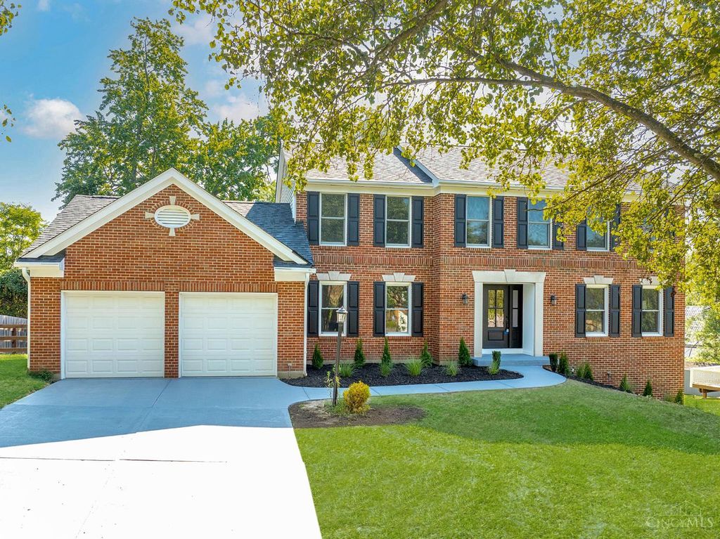 8205 Indian Trail Drive, Madeira, OH 45243