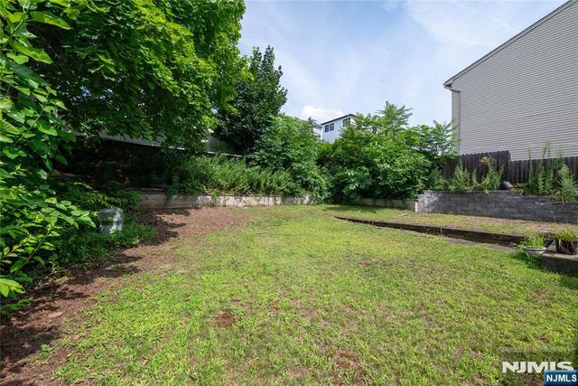 722 7th Street, Carlstadt, NJ 07072