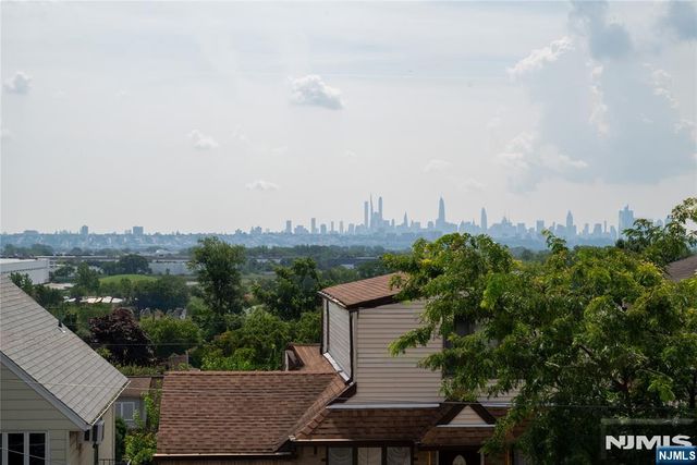 722 7th Street, Carlstadt, NJ 07072