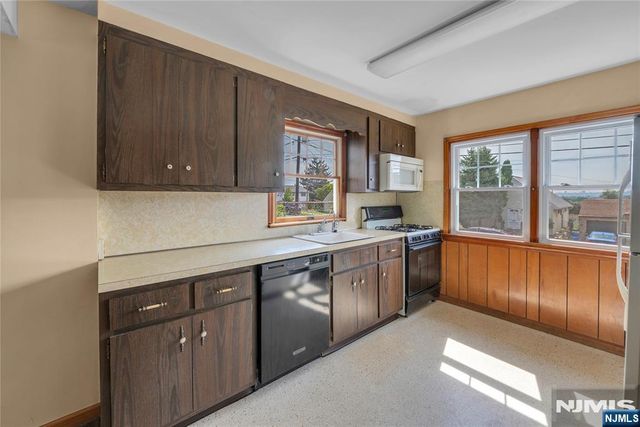 722 7th Street, Carlstadt, NJ 07072