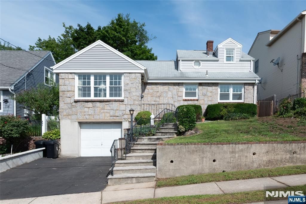 722 7th Street, Carlstadt, NJ 07072