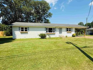 280 MEADOWLANE DR, Savannah, TN 38372
