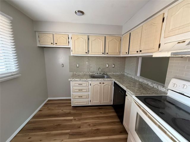 2800 N POWERS DRIVE 9, Orlando, FL 32818