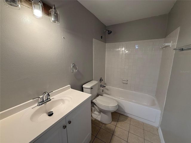 2800 N POWERS DRIVE 9, Orlando, FL 32818