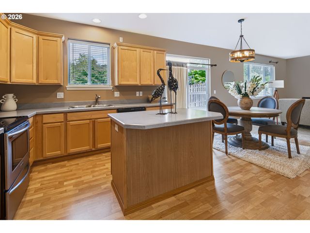 16159 FRONT Ave, Oregon City, OR 97045