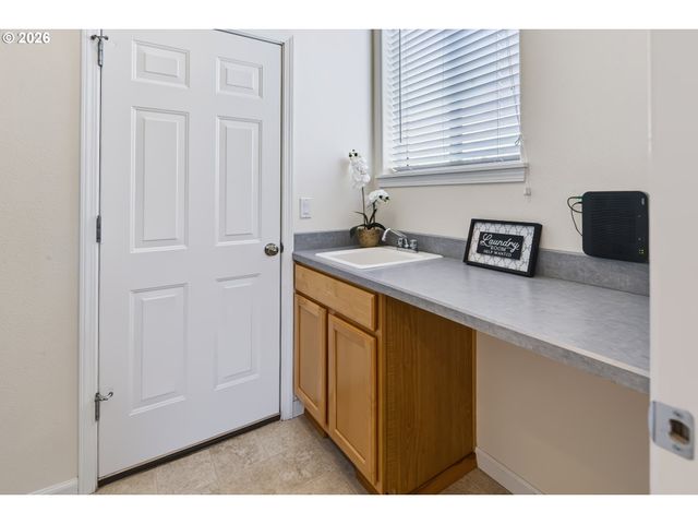 16159 FRONT Ave, Oregon City, OR 97045