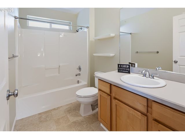 16159 FRONT Ave, Oregon City, OR 97045