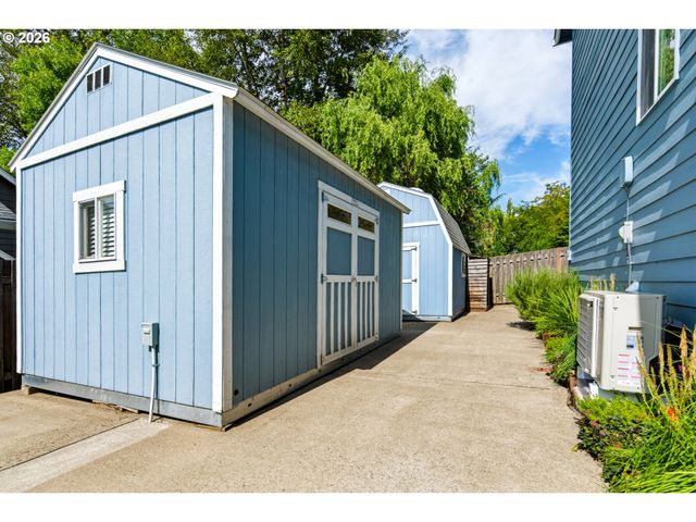 16159 FRONT Ave, Oregon City, OR 97045