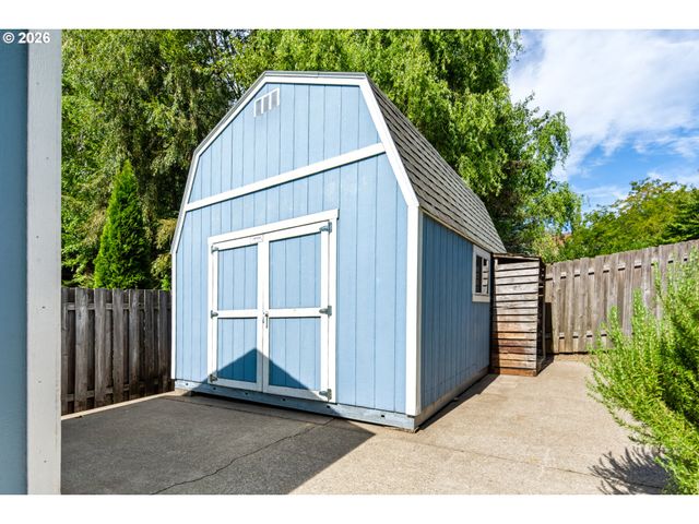 16159 FRONT Ave, Oregon City, OR 97045