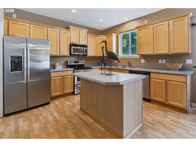 16159 FRONT Ave, Oregon City, OR 97045