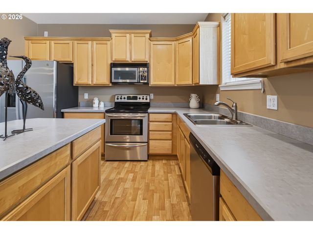 16159 FRONT Ave, Oregon City, OR 97045