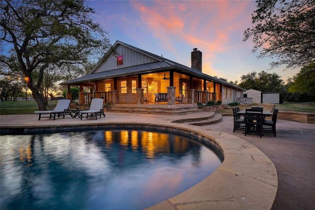 301 Medlin Creek LOOP, Dripping Springs, TX 78620