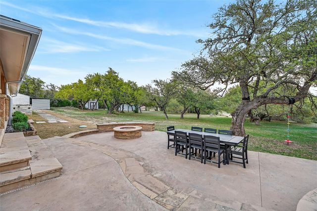 301 Medlin Creek LOOP, Dripping Springs, TX 78620