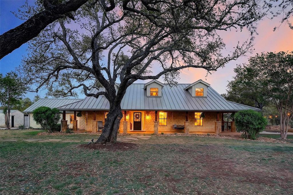 301 Medlin Creek LOOP, Dripping Springs, TX 78620