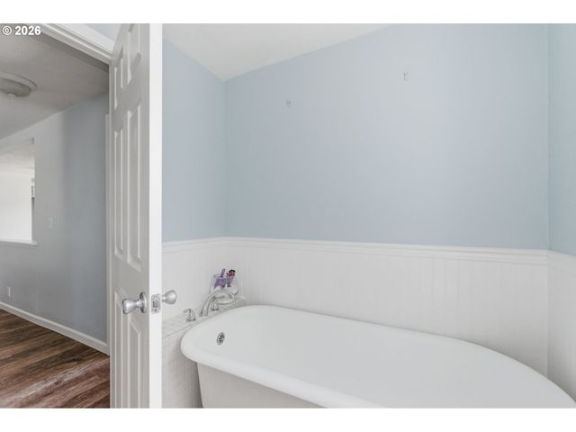 110 Ne 157TH Ave, Portland, OR 97230