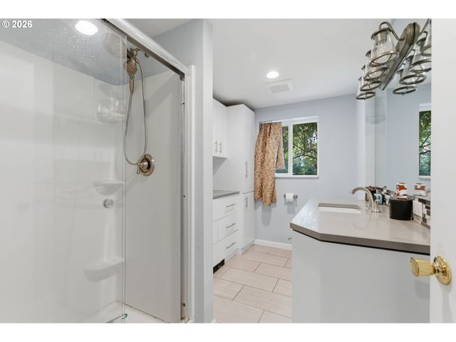 110 Ne 157TH Ave, Portland, OR 97230