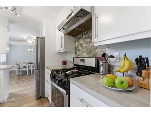 110 Ne 157TH Ave, Portland, OR 97230