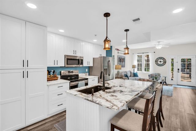 100 4TH AVENUE S 140, St Petersburg, FL 33701