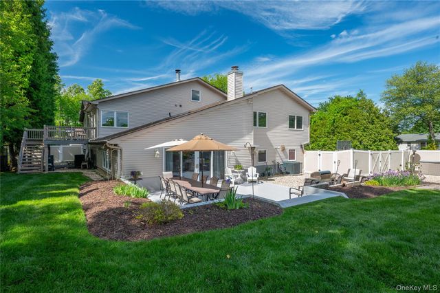 6 Barry Court, Valley Cottage, NY 10989