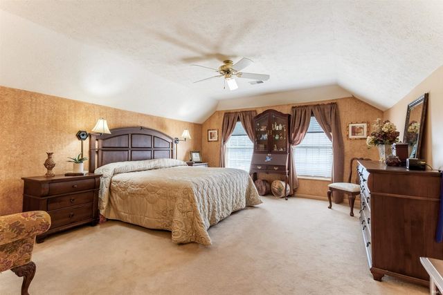 8005 River Park Way, Evansville, IN 47715