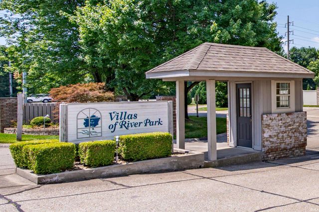 8005 River Park Way, Evansville, IN 47715
