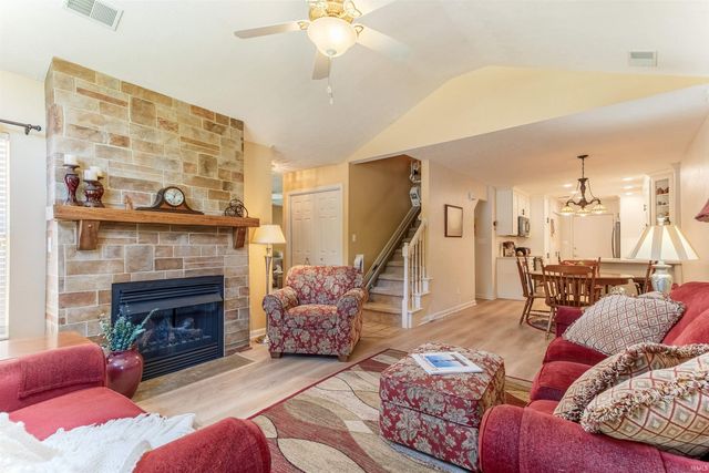 8005 River Park Way, Evansville, IN 47715