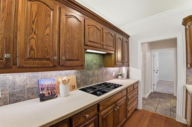 718 Morningside Drive, Mansfield, TX 76063