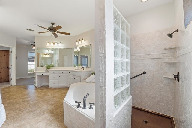 718 Morningside Drive, Mansfield, TX 76063