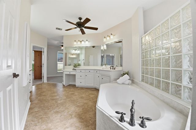 718 Morningside Drive, Mansfield, TX 76063