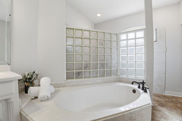 718 Morningside Drive, Mansfield, TX 76063