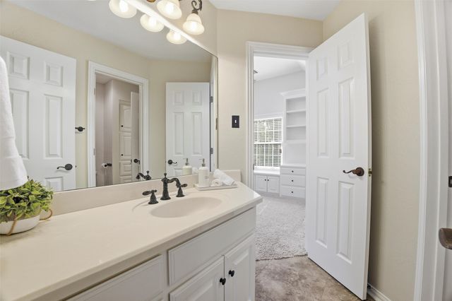 718 Morningside Drive, Mansfield, TX 76063