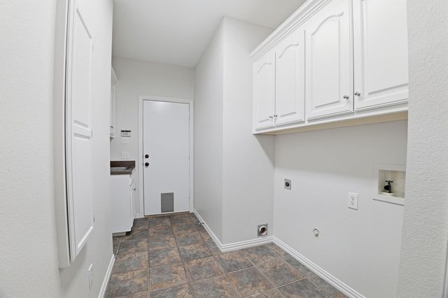 718 Morningside Drive, Mansfield, TX 76063