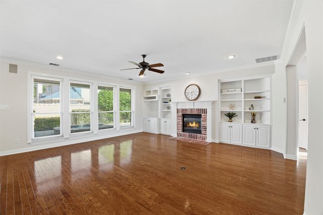 718 Morningside Drive, Mansfield, TX 76063