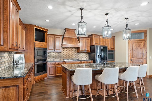 6300 S Hemingstone Trl Trail, Sioux Falls, SD 57108