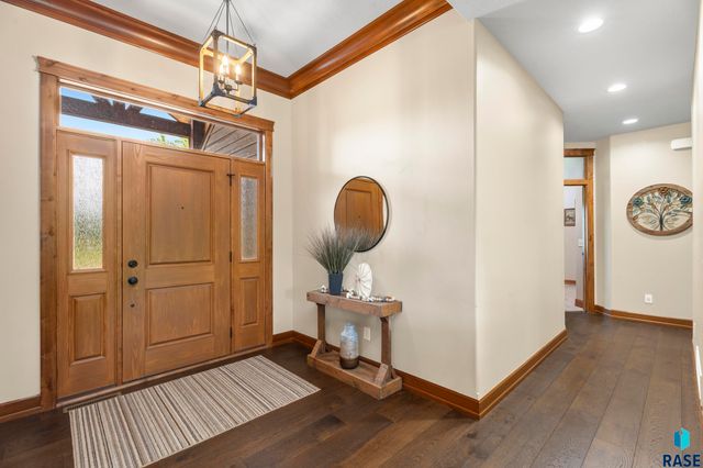 6300 S Hemingstone Trl Trail, Sioux Falls, SD 57108