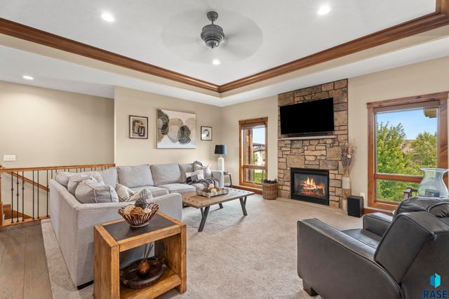 6300 S Hemingstone Trl Trail, Sioux Falls, SD 57108