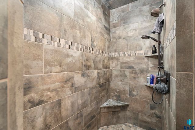 6300 S Hemingstone Trl Trail, Sioux Falls, SD 57108