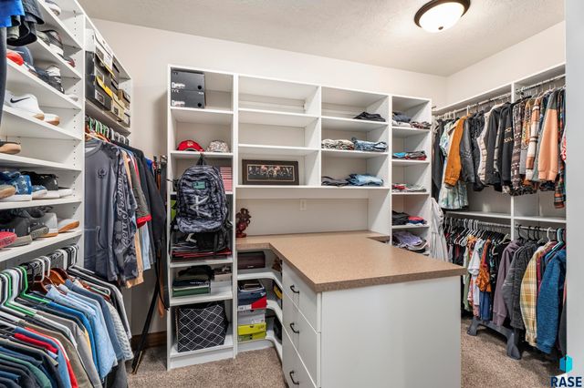 6300 S Hemingstone Trl Trail, Sioux Falls, SD 57108