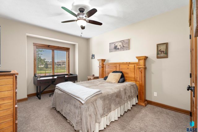 6300 S Hemingstone Trl Trail, Sioux Falls, SD 57108