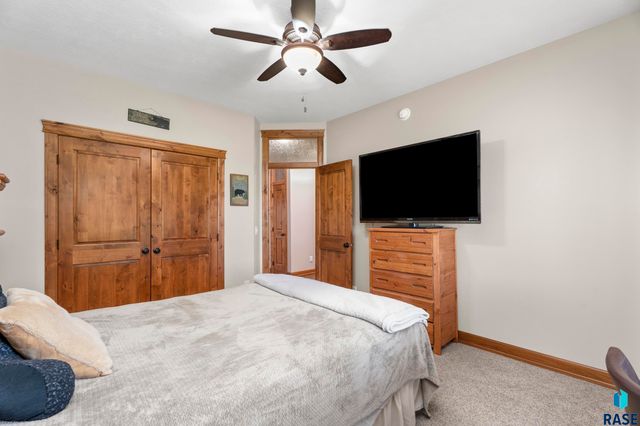 6300 S Hemingstone Trl Trail, Sioux Falls, SD 57108