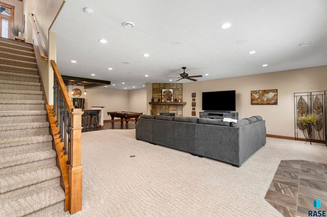 6300 S Hemingstone Trl Trail, Sioux Falls, SD 57108