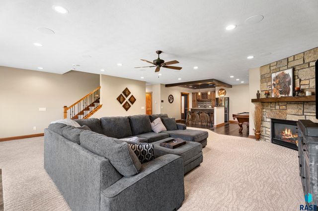 6300 S Hemingstone Trl Trail, Sioux Falls, SD 57108